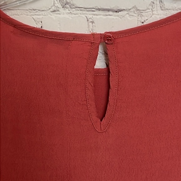 RO & DE Salmon Red Tulip Short Sleeved Blouse - Picture 8 of 13
